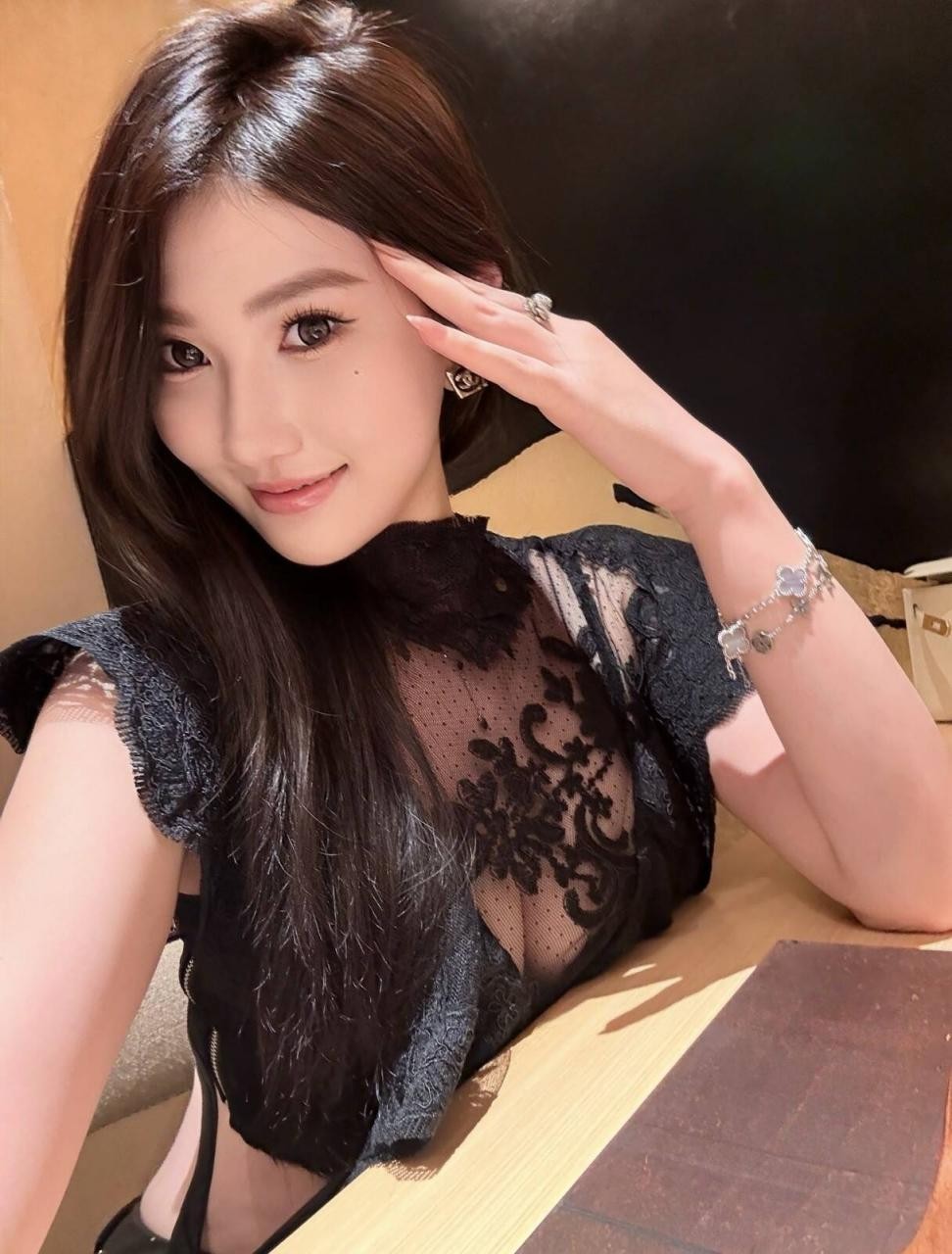 73B9BDAE66C199EB139DED243B6C01E3.jpg